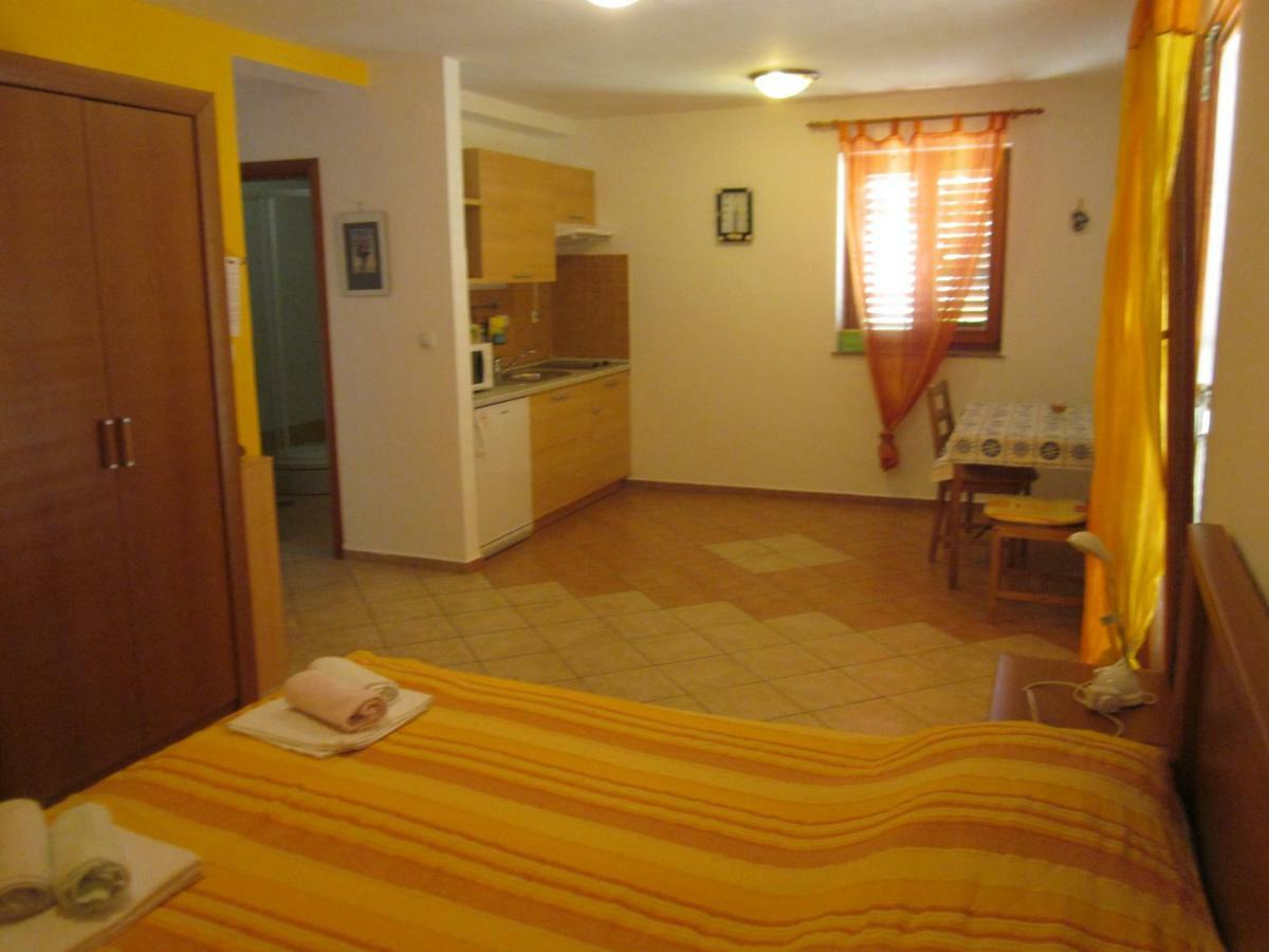 Apartmani Barbalic Dario Baška Exterior foto